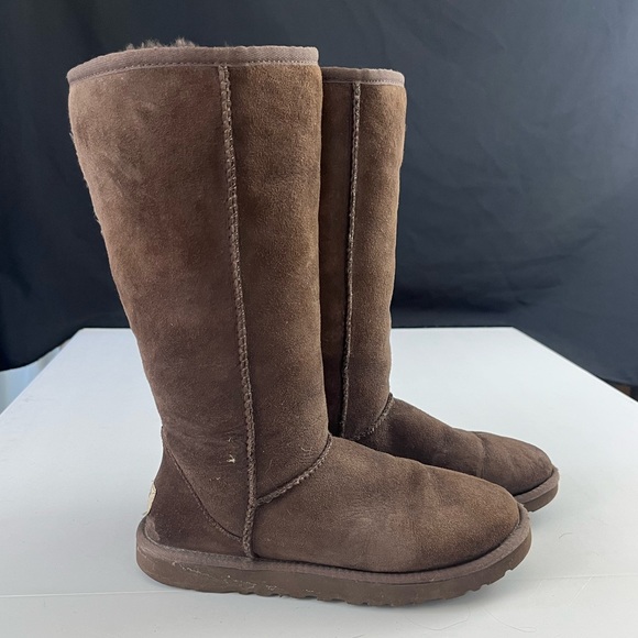 Ugg classic boots - Picture 1 of 8